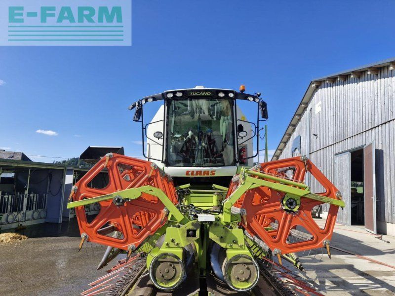 Claas Tucano 320