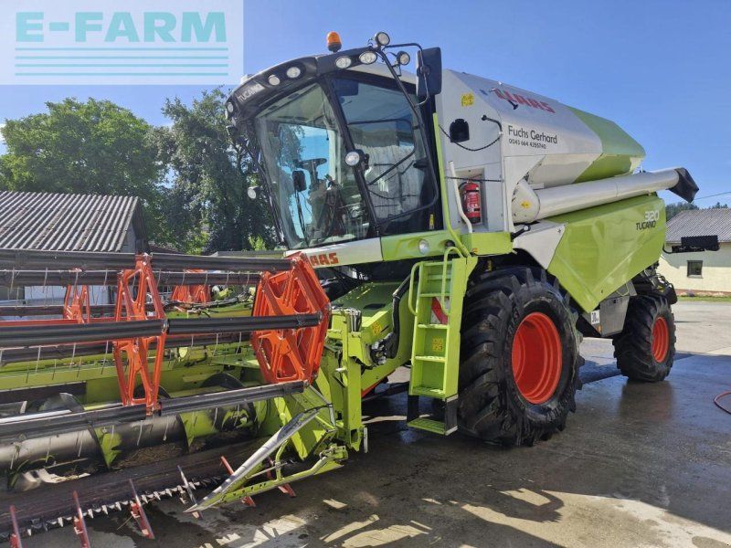 Claas Tucano 320