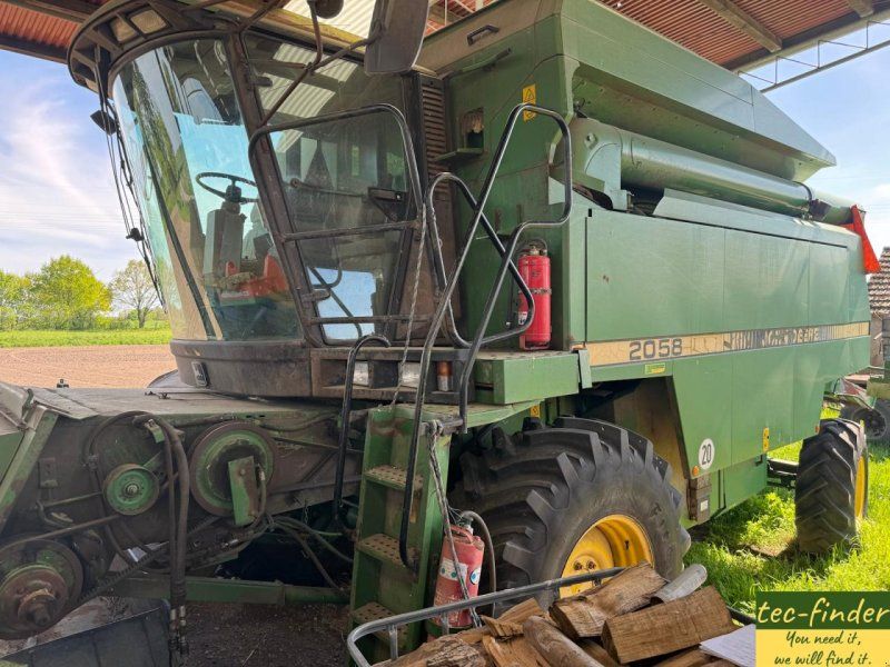 John Deere 2058