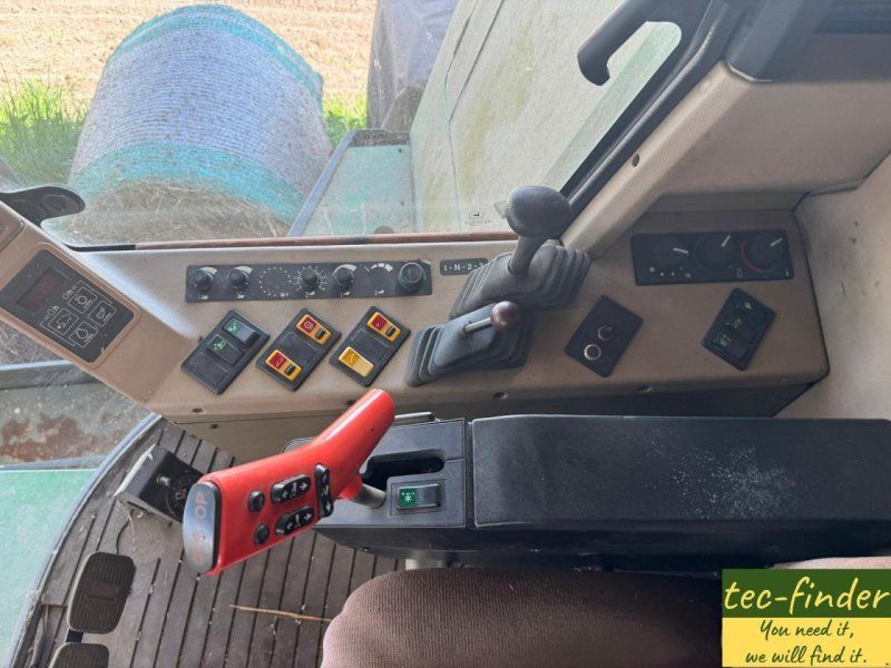 John Deere 2058