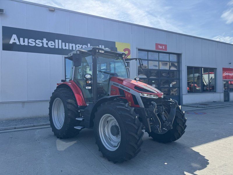 Massey Ferguson 5S.115