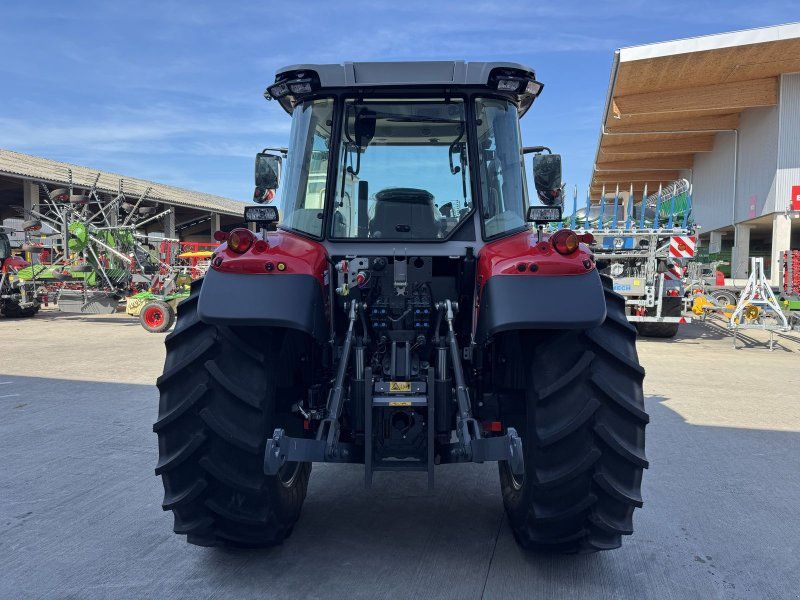 Massey Ferguson 5S.115