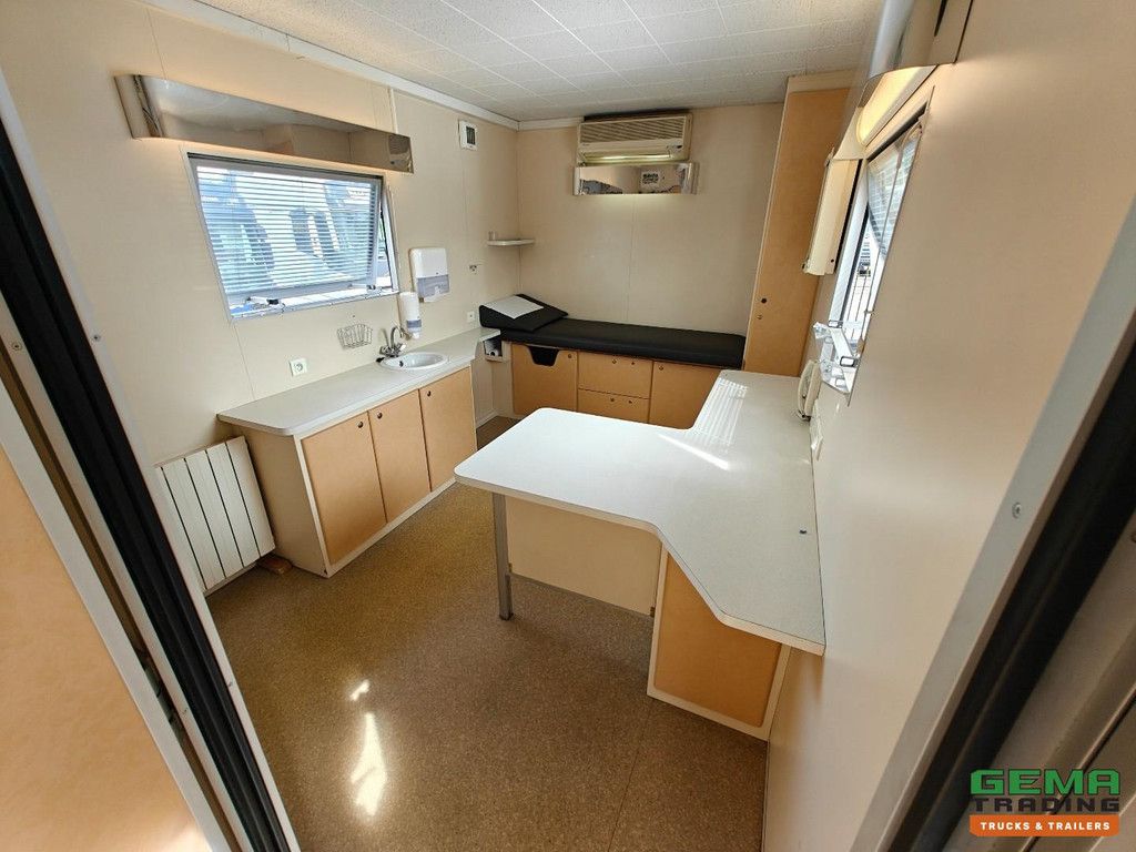 Scania P94 Euro3 - Camper/Office/Tiny Home - Air Conditioning - Toilet - Parking Heater - Hydraulic Support Legs - Full Air