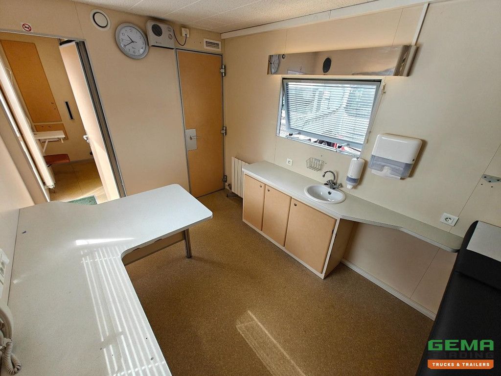 Scania P94 Euro3 - Camper/Office/Tiny Home - Air Conditioning - Toilet - Parking Heater - Hydraulic Support Legs - Full Air