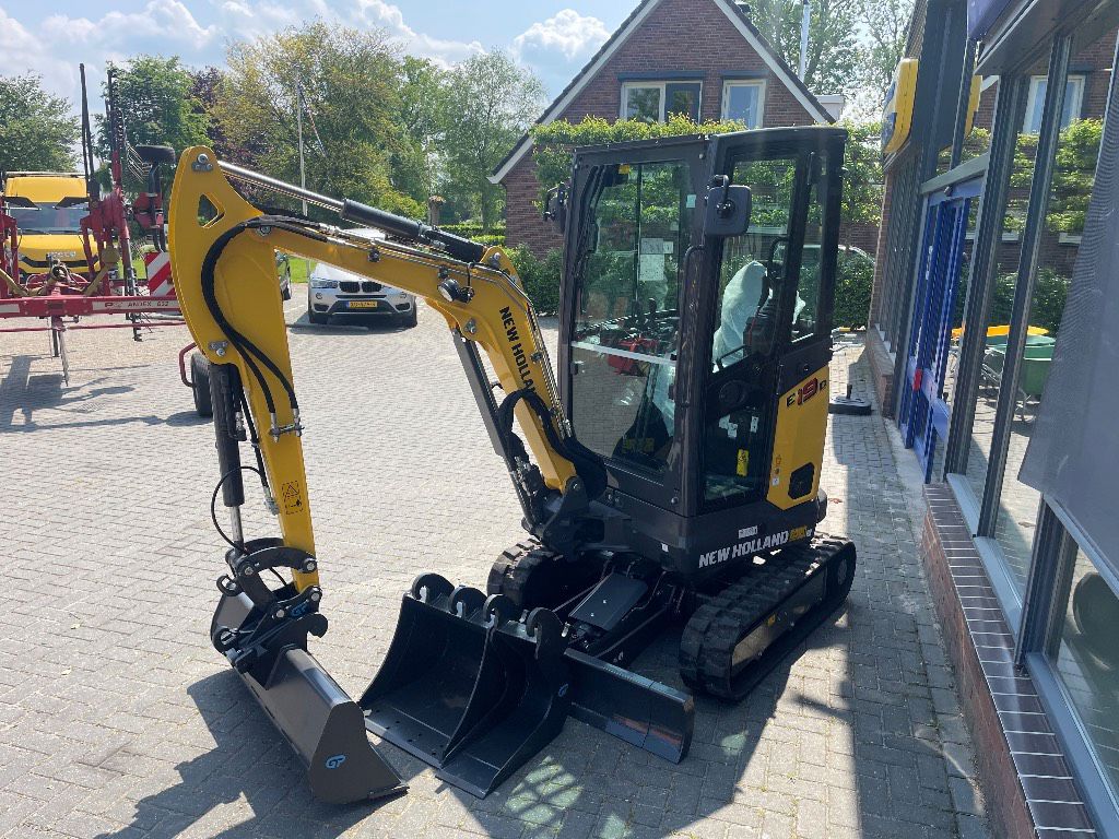 New Holland NEW E19D