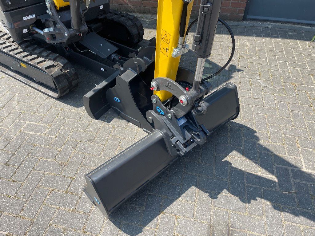 New Holland NEW E19D