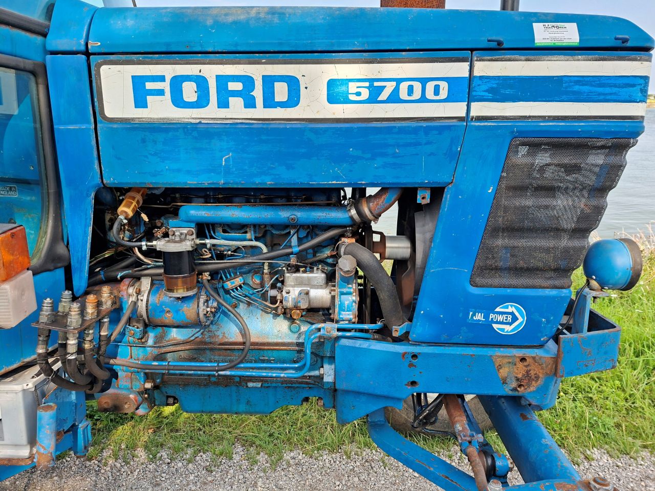 Ford 5700