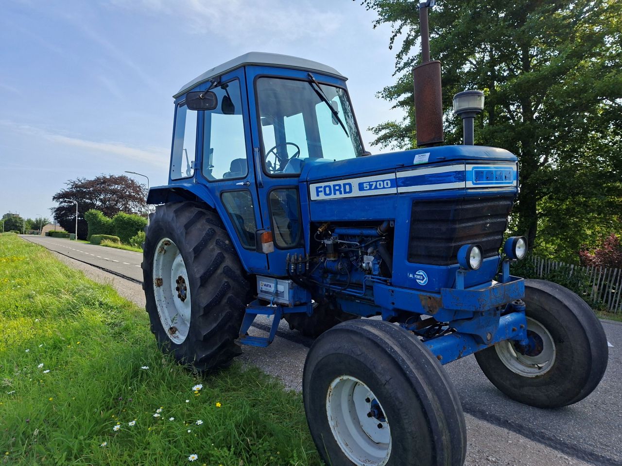 Ford 5700
