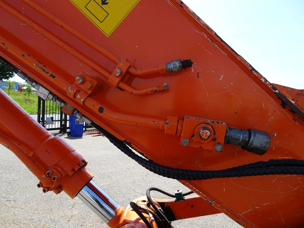 Hitachi ZX180LCN-5B