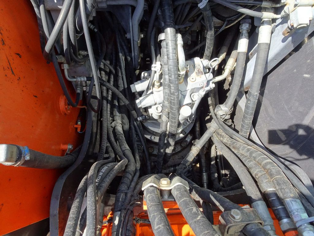 Hitachi ZX180LCN-5B