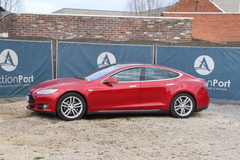 Passenger car Tesla Motors Model S 85D Electric 2015 (Margin)