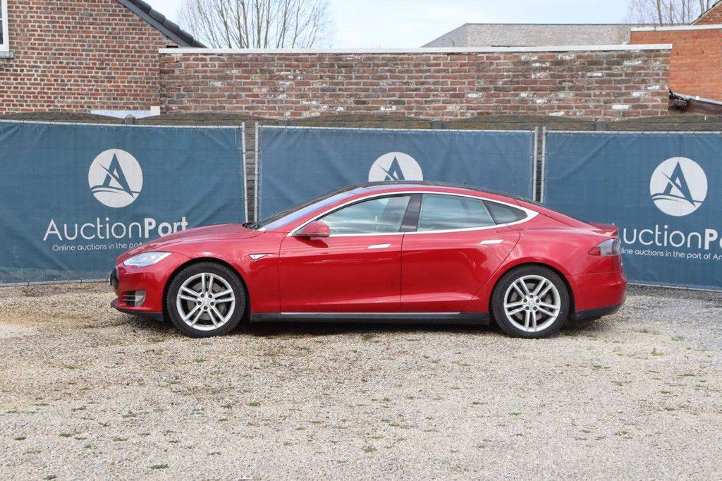 Passenger car Tesla Motors Model S 85D Electric 2015 (Margin)