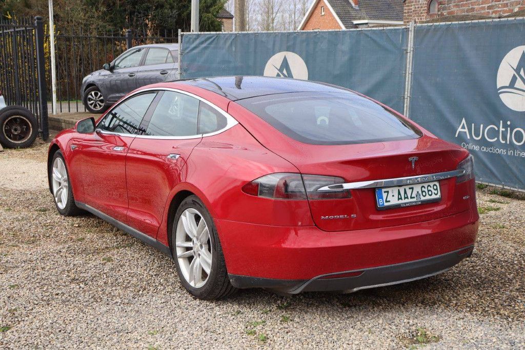 Passenger car Tesla Motors Model S 85D Electric 2015 (Margin)