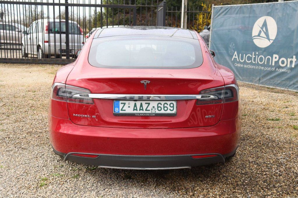 Passenger car Tesla Motors Model S 85D Electric 2015 (Margin)