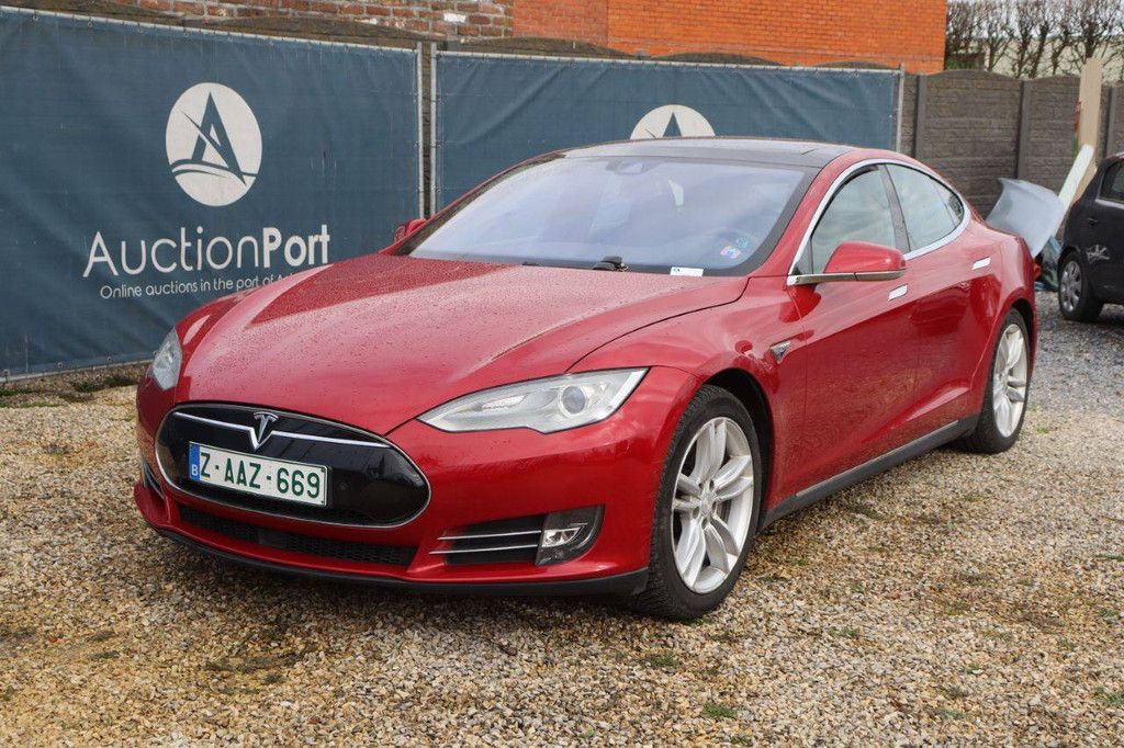 Passenger car Tesla Motors Model S 85D Electric 2015 (Margin)