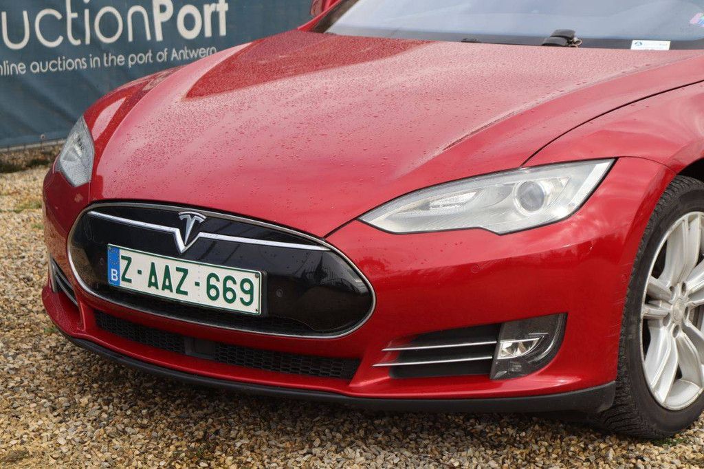 Passenger car Tesla Motors Model S 85D Electric 2015 (Margin)