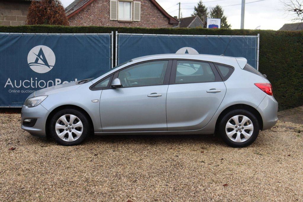 Pkw Opel Astra Benzin 2014 (Marge)