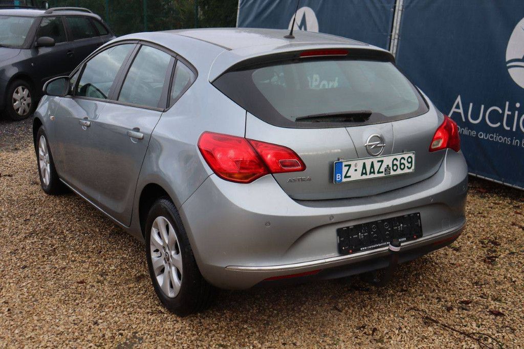 Pkw Opel Astra Benzin 2014 (Marge)