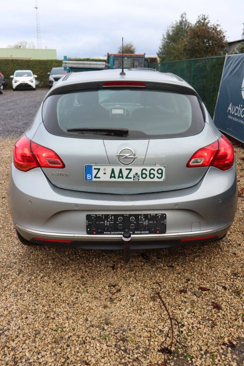 Pkw Opel Astra Benzin 2014 (Marge)