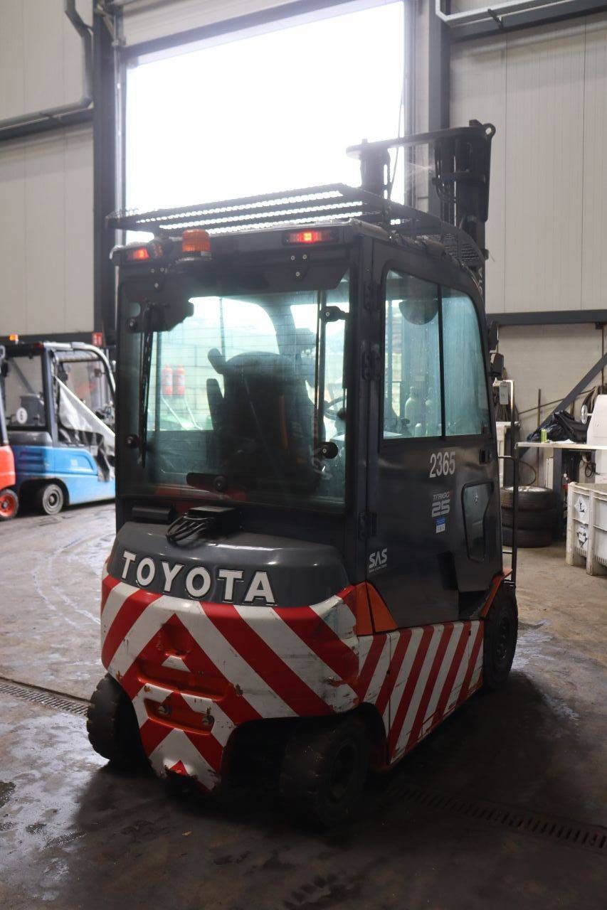 Toyota 8FBMT25 Electric Forklift 2270kg 4.5m 2018