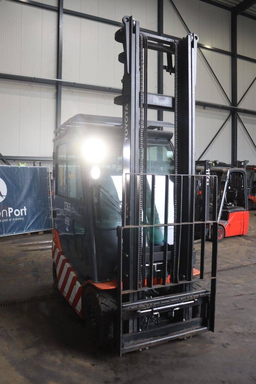 Toyota 8FBMT25 Electric Forklift 2270kg 4.5m 2018
