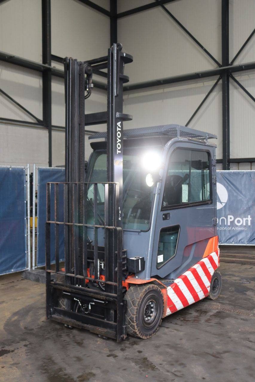 Toyota 8FBMT25 Electric Forklift 2270kg 4.5m 2018