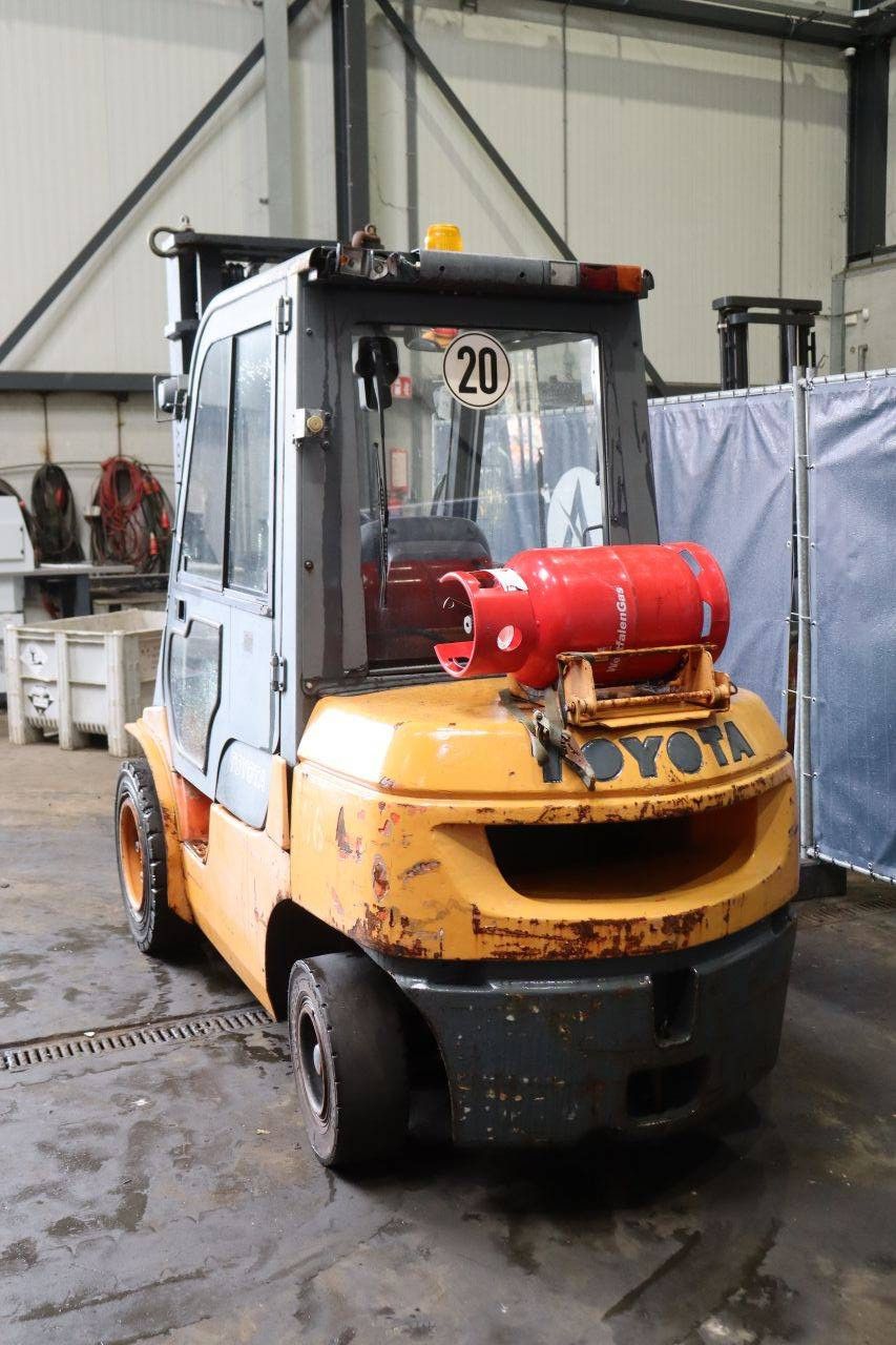 Forklift Toyota 02-7FGJF35 LPG 3500kg 3.7m 2007