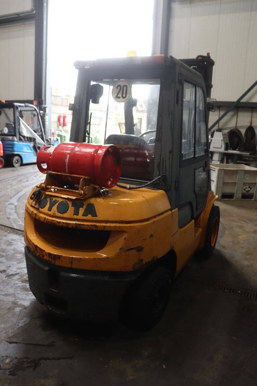 Forklift Toyota 02-7FGJF35 LPG 3500kg 3.7m 2007