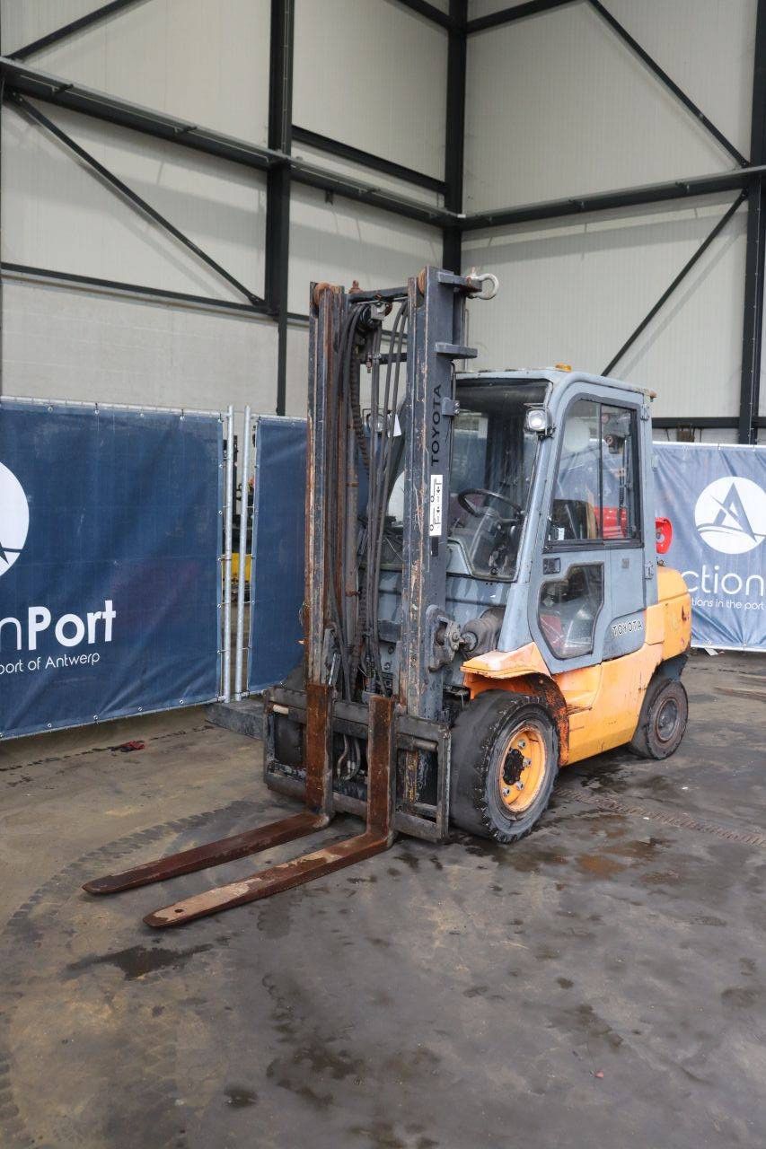 Forklift Toyota 02-7FGJF35 LPG 3500kg 3.7m 2007