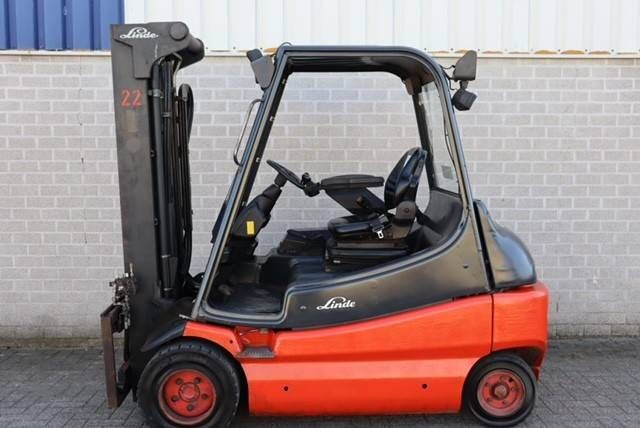 Heftruck Linde E30-02 Elektrisch 3000kg 2003