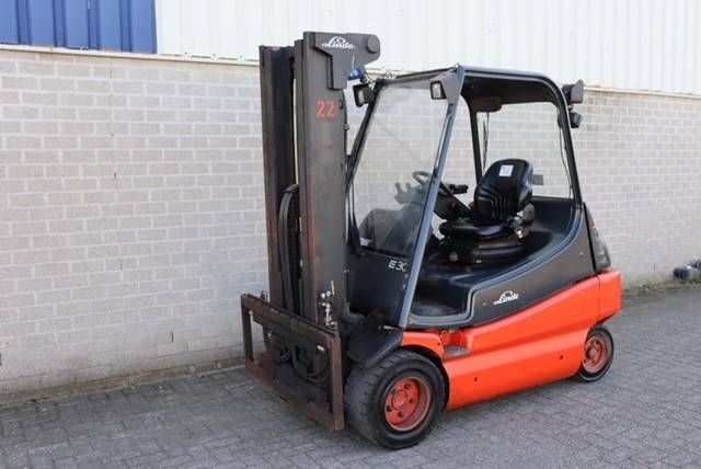 Heftruck Linde E30-02 Elektrisch 3000kg 2003