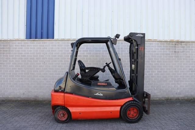 Heftruck Linde E30-02 Elektrisch 3000kg 2003