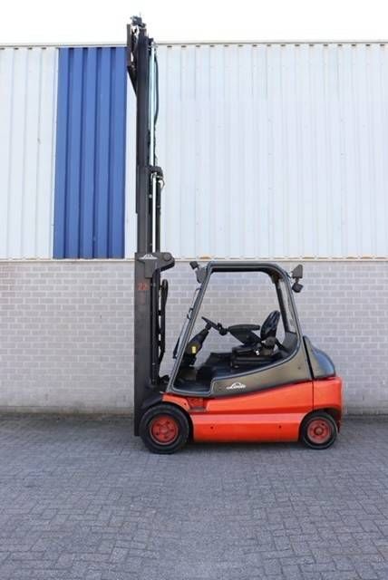 Heftruck Linde E30-02 Elektrisch 3000kg 2003