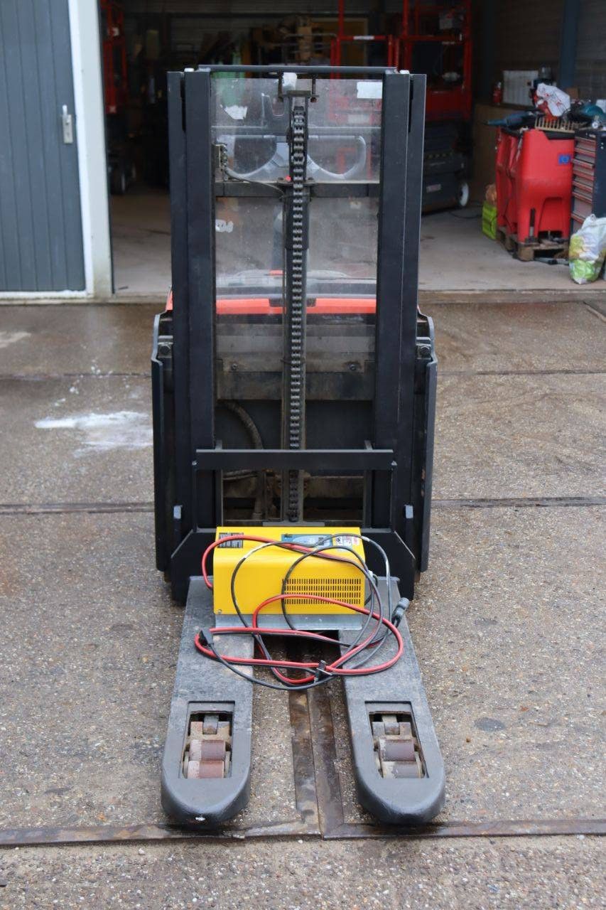 Stapelaar BT SWE200D Elektrisch 2000kg 2015