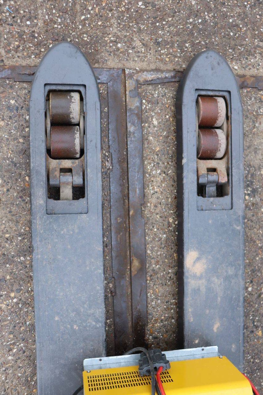 Stapelaar BT SWE200D Elektrisch 2000kg 2015