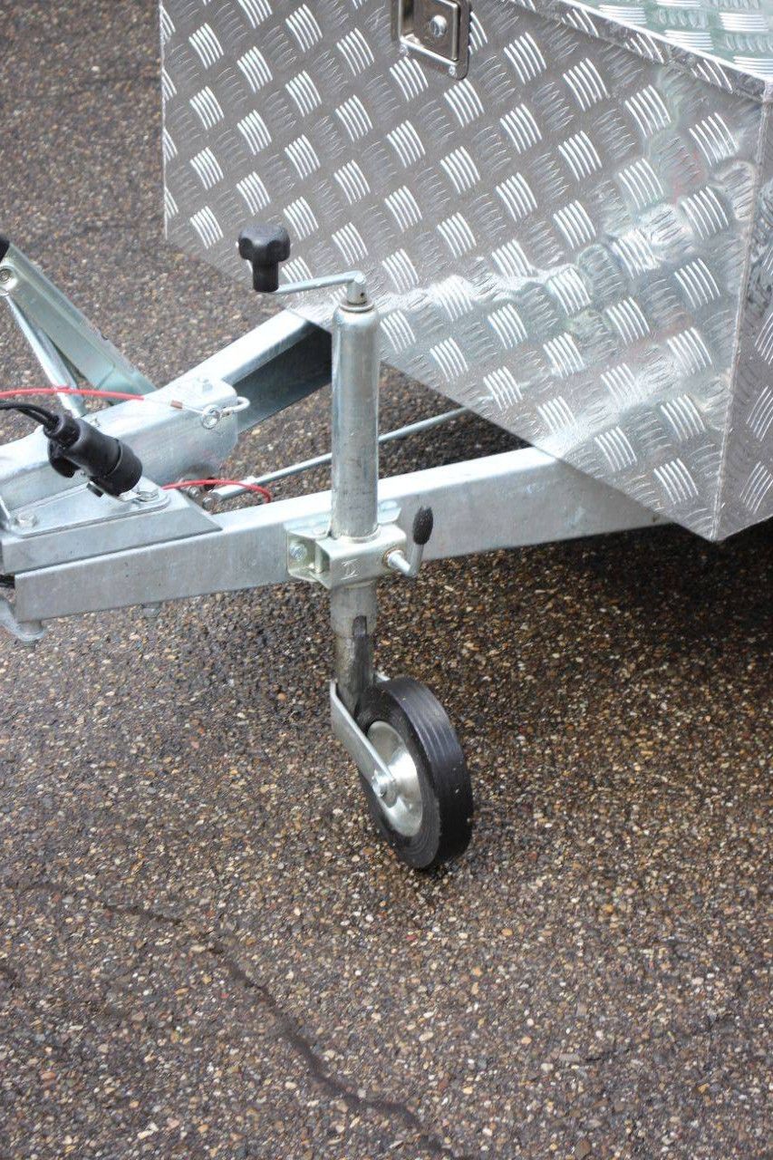 Enclosed trailer 01E 750kg 2500x1500x1850mm