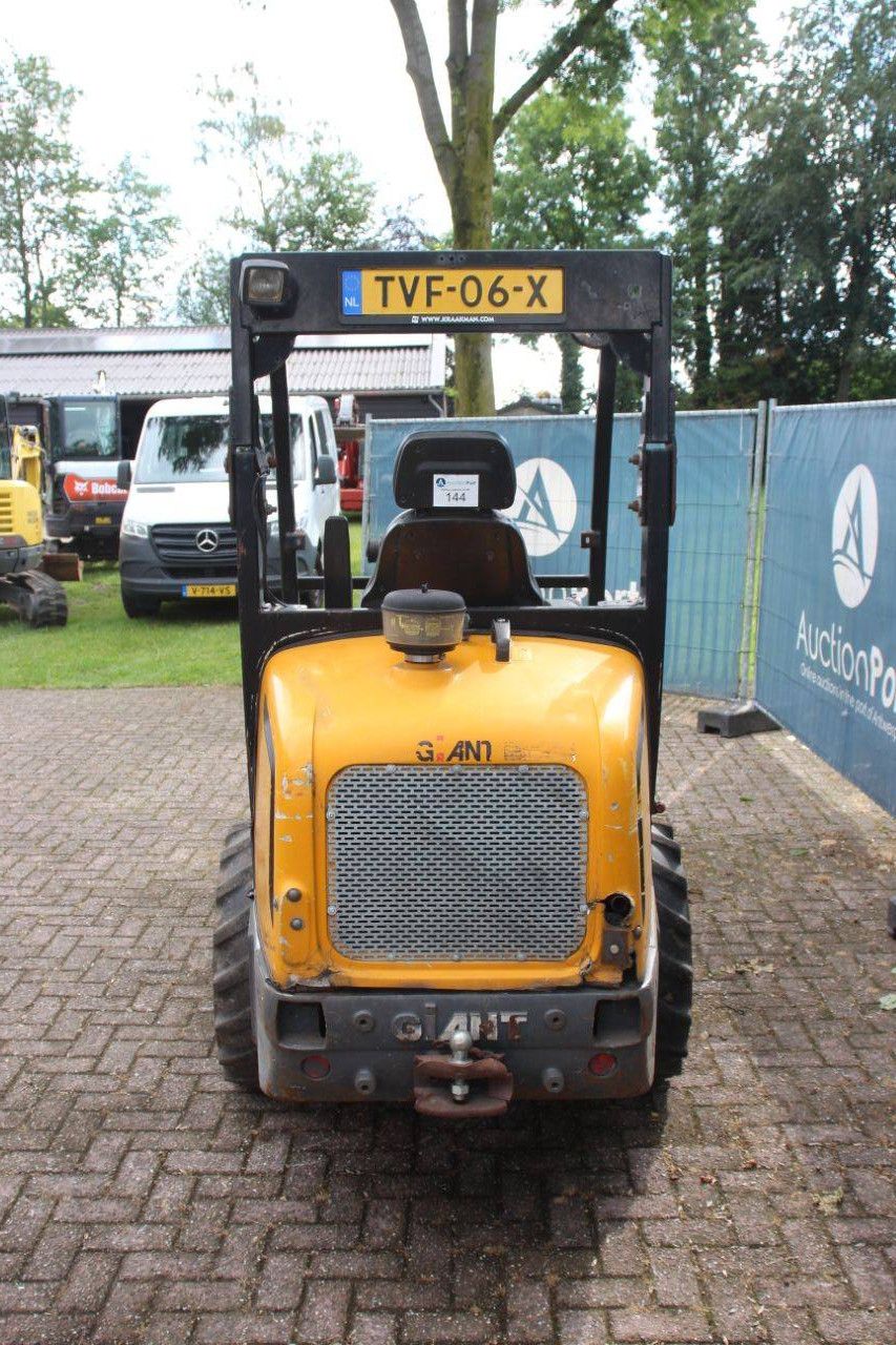 Articulated loader Giant V452T Diesel 26.5kW 2011