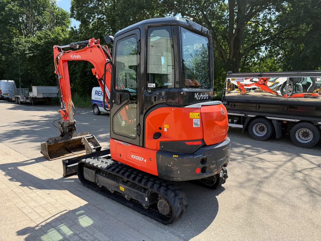 Kubota K037