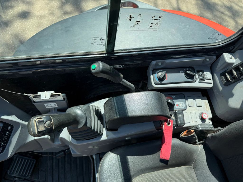Kubota K037