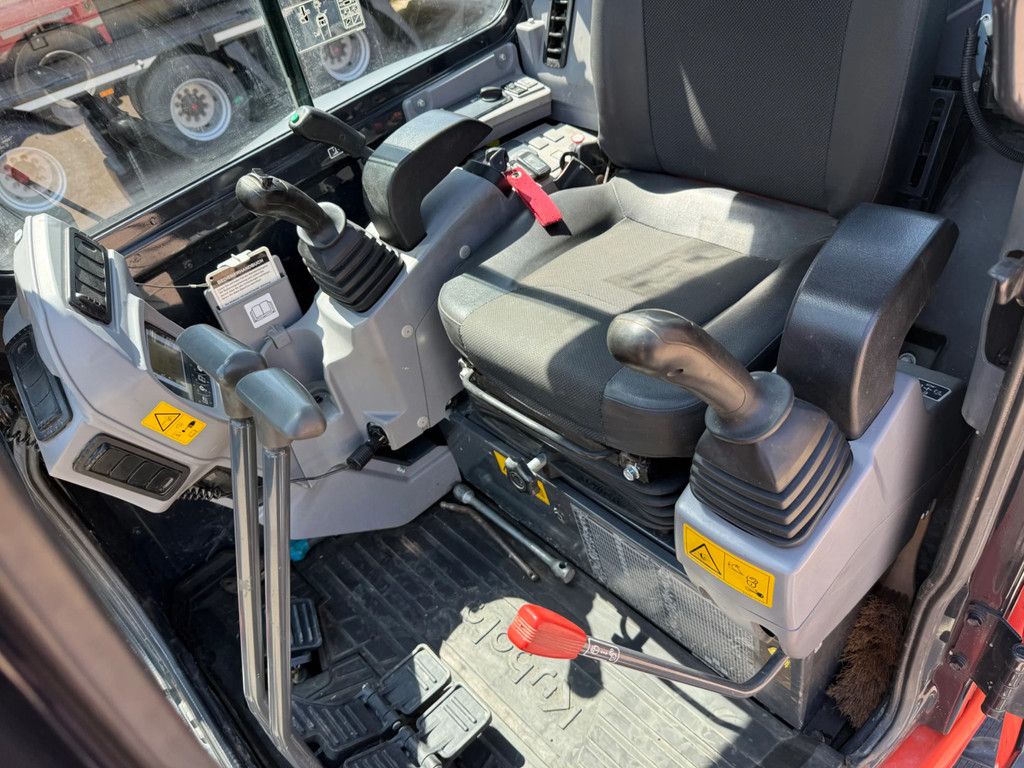 Kubota K037