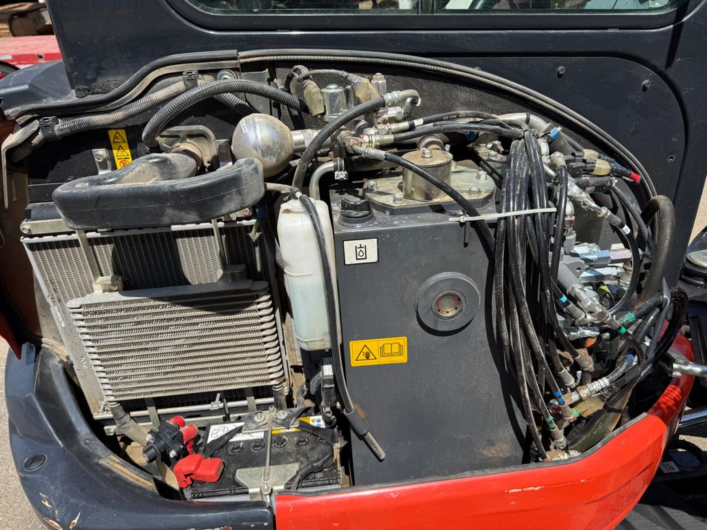 Kubota K037