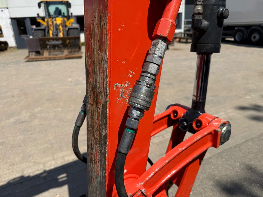 Kubota K037