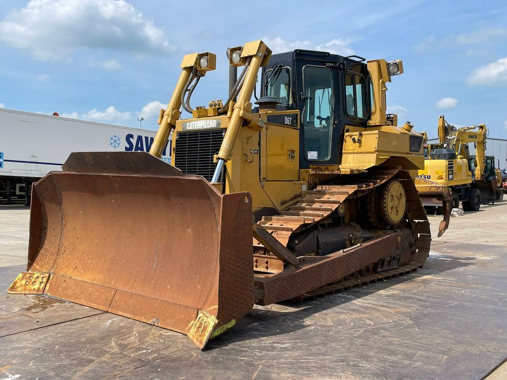 Caterpillar D6T XL