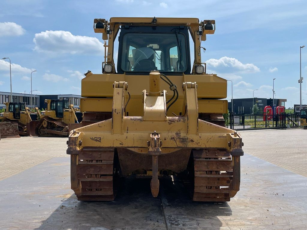 Caterpillar D6T XL