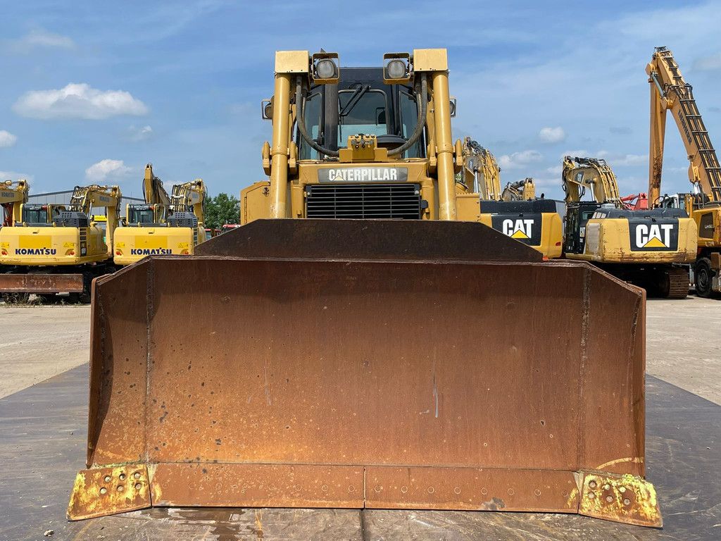 Caterpillar D6T XL