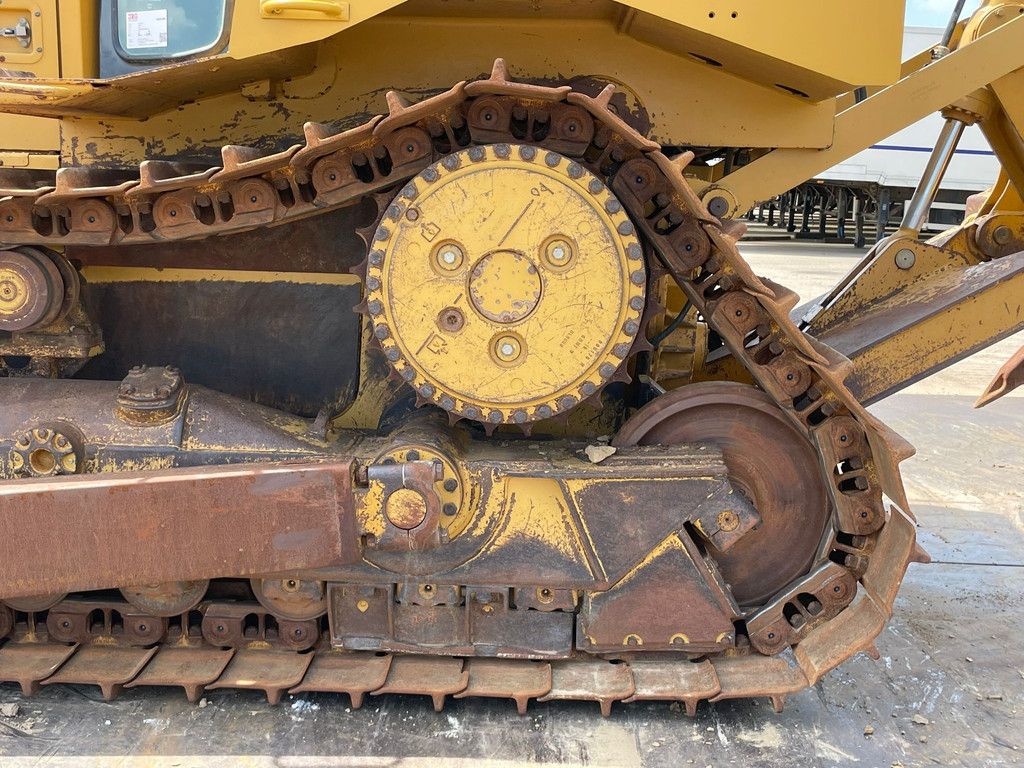 Caterpillar D6T XL