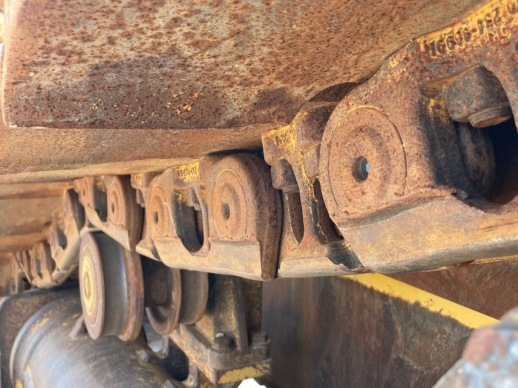 Caterpillar D6T XL