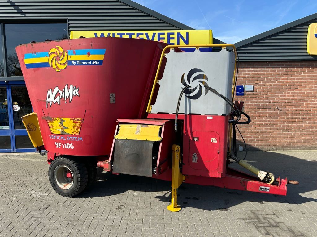 AGM BF1100 voerwagen