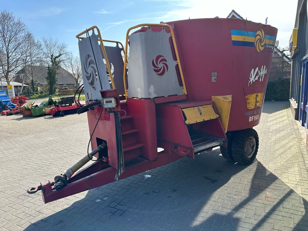 AGM BF1100 voerwagen