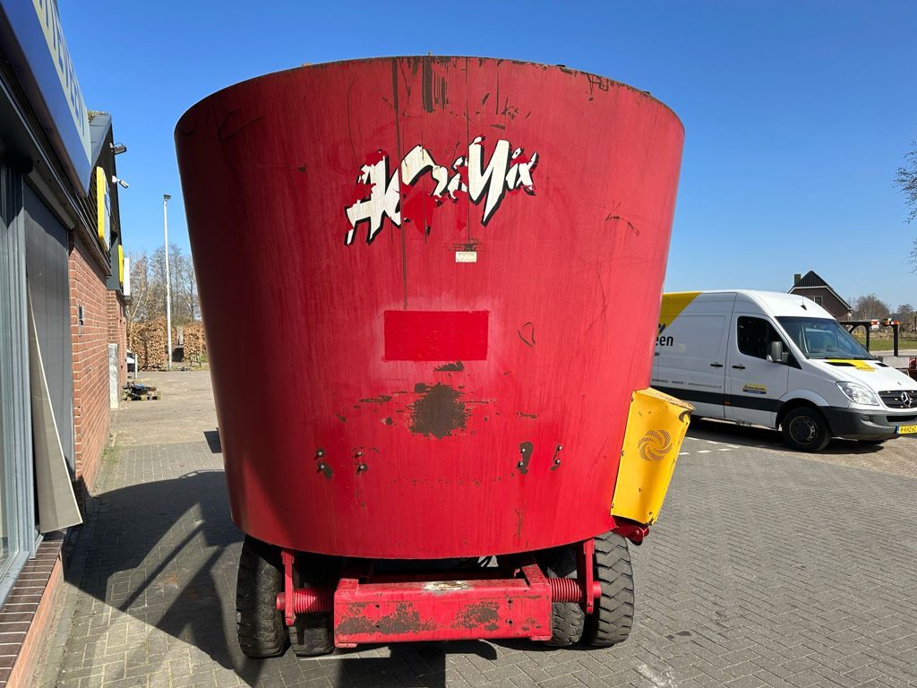 AGM BF1100 voerwagen